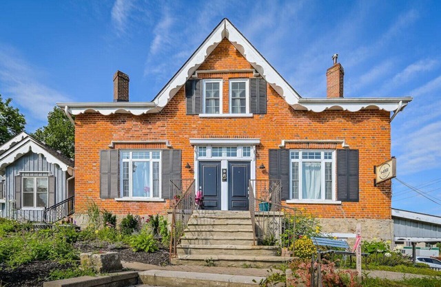 Elora Gingersnap rental