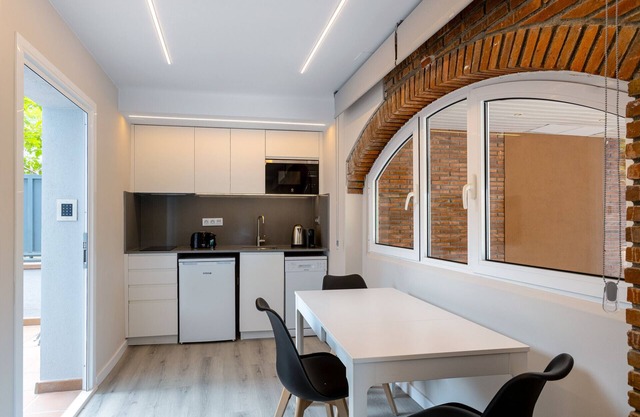 Els Vents - Aparthotel with Swimming Pool