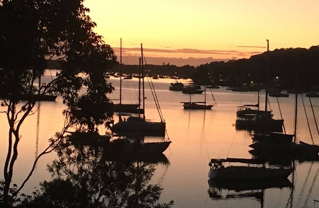 Elvina Bay Retreat - Tranquil Waterfront Getaway