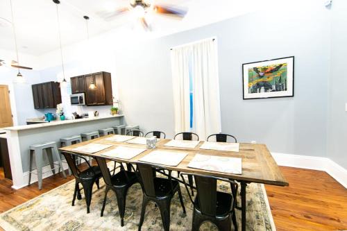 Elysian Historic Cottage - 4 bed-4 ensuite Baths