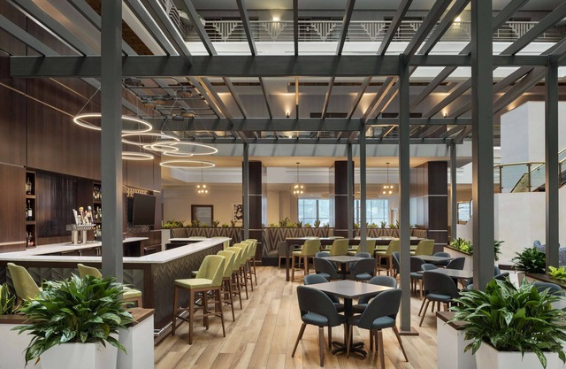 Embassy Suites by Hilton Indianapolis Downtown