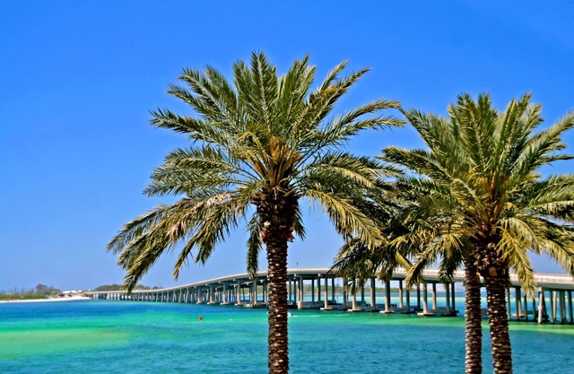 Emerald Grande Condominiums at HarborWalk Village