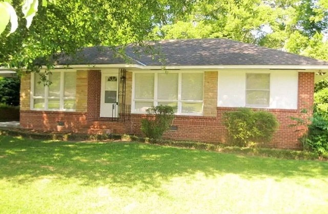 Emily · 13min to Ft Benning 1200 sq ft! Like Home