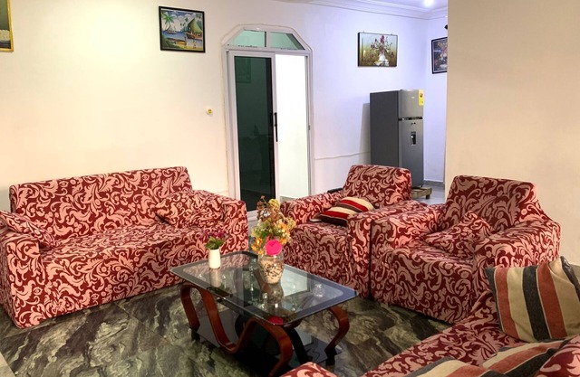 Emmanuel Royal Apartments, Flat 1: Charming 2-bedroom apartment Accra, Ga East