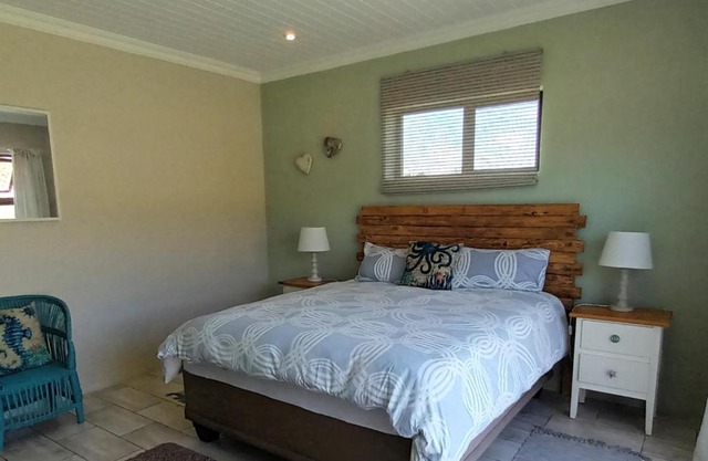 En-suite, private room, free WIFI in Plett