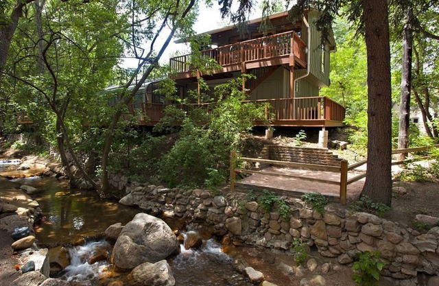 Enchanting Hideaway ON Cheyenne Creek! Five Minute Walk to Broadmoor!