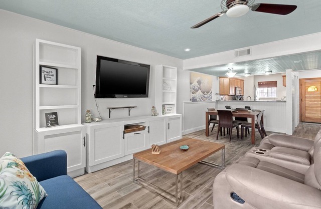 Endless Summer beach retreat 🌊🌊🌊 3 min walk to the beach