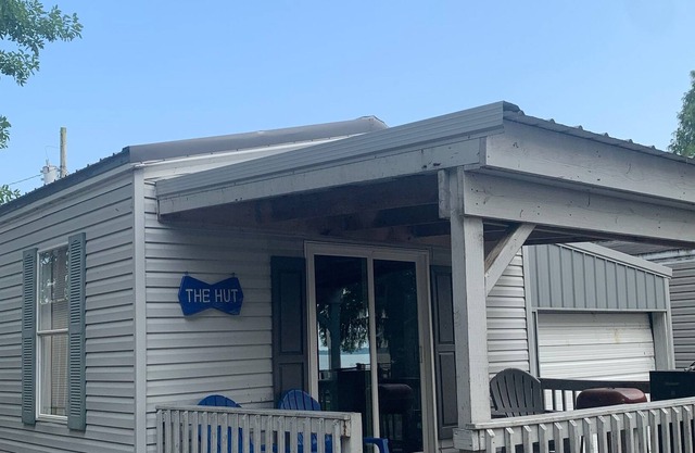 Enjoy beautiful sunsets at the HUT on beautiful Reelfoot Lake!