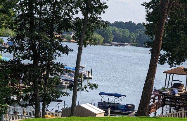 Enjoy Family Time At The Lake