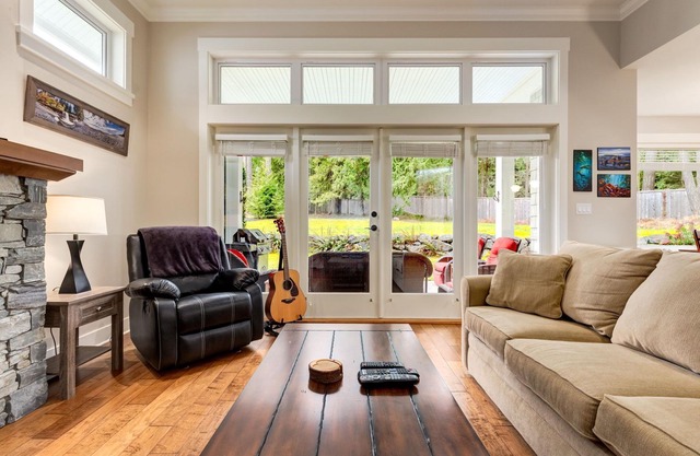 Enjoy resort-style living in this Cape Cod Beach Cottage in Qualicum Landing. Comfortably decorated 2 bedroom and Den. Welcomes up to 8 people!