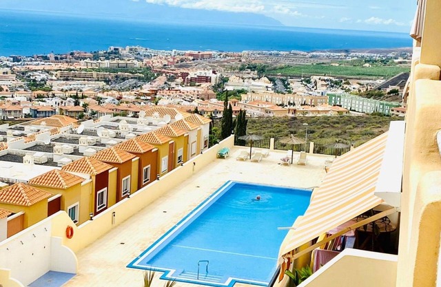 Enjoy Sunsets at Fully Equipped 2BR Oceanside View