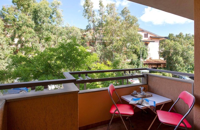 Enjoy the sea view from the balcony and relax in a quiet location near Pizzo.