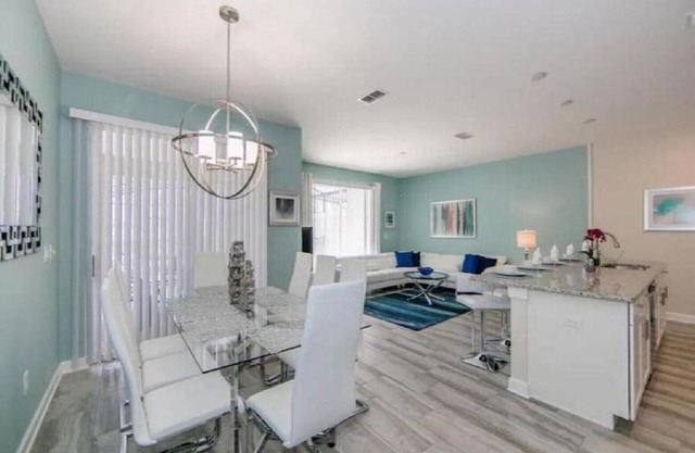 Enjoyable Townhouse 4Bed/3Bath/Pool/5Min From Disney