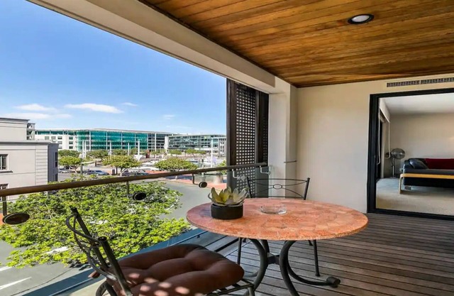 Enormous CBD 1BR Unit w/Parking by Zodiak Stays