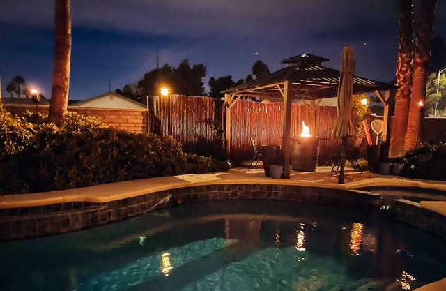 *Entertainment Villa* 5MIN to strip HTD pool jacuzzi