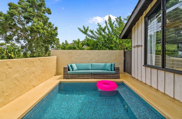 Entire Cottage w/Private Plunge Pool, A/C, BBQ