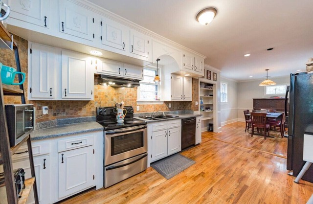 Entire Mansion for Large Groups Near Downtown Nash