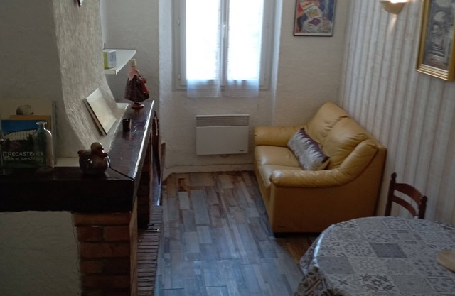 Entrecasteaux center apartment rental .Var