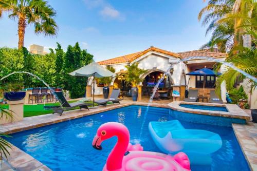 Epic Resort Villa: Pool Spa Firepit View Games