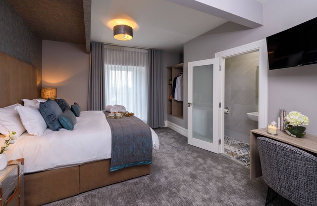 Equisite 11-bedroom bed & breakfast in Shanagolden