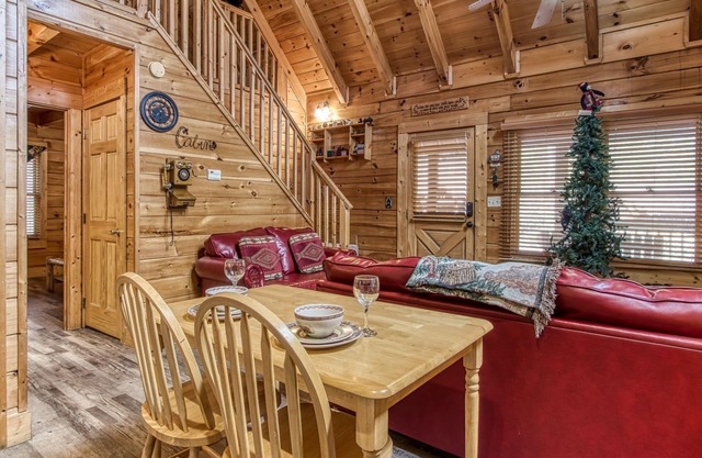 Er317 - The Cubby Hole - Great Location - Close To Town 1 Bedroom Cabin by RedAwning