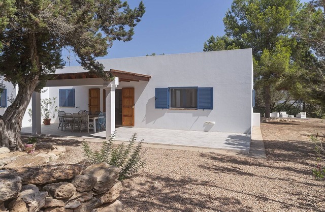 Es Lliri Blanc - Country House With Free Wifi