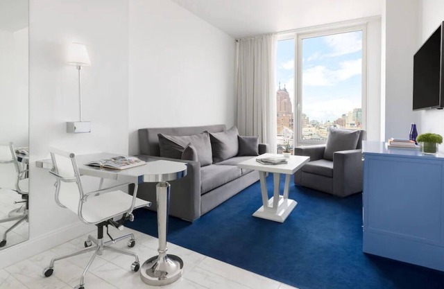 Escape The Hustle and Bustle! Pet-friendly Hotel Near Statue of Liberty!
