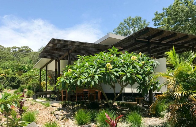 Escape the world, relax and unwind at The Lily Pad at Byron. Ideal for couples.