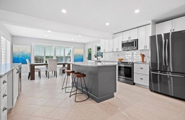 Escape to 5 Palms of Jupiter just minutes from the beach!