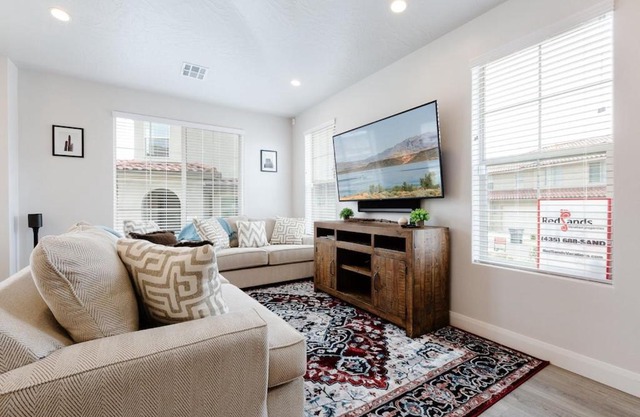 Escondido 1126 sleeps 13 guests 3 bedrooms Xbox one