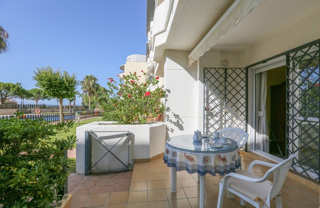 ESPIGON DE ROTA - Fantastic apartment with shared swimming pool on the seafront in Rota