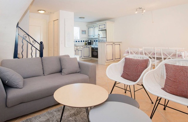 Esprit du Sud Vakantiehuis met 3 Slaapkamers, Mooi Uitzicht op Domaine du Golf