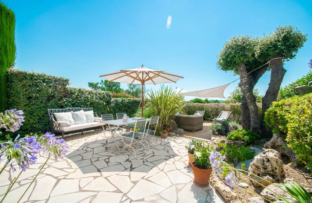 Esprit du Sud Vakantiewoning met Gezellige Tuin op Domaine du Golf