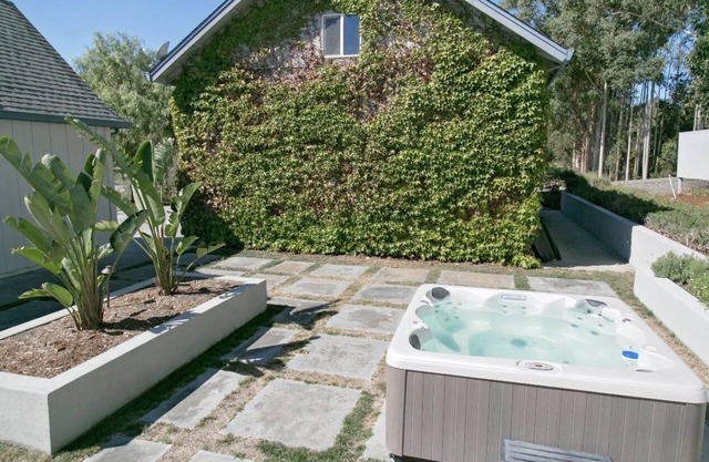 Estate House overlooking cult Russian River Vineyard! LABOR DAY SALE!