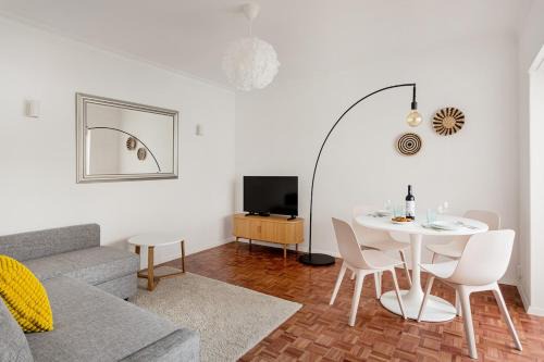 Estoril Beach - Your Family Escape