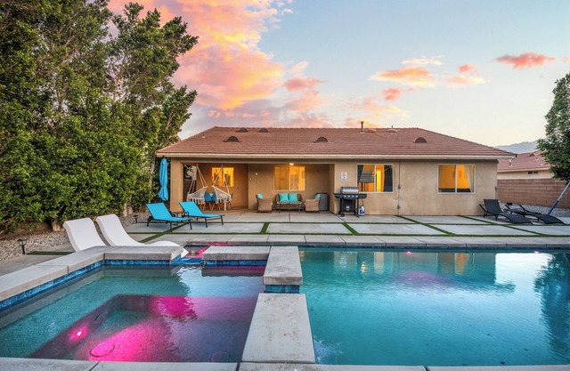 Estrella Escape, Pool, Spa & Game Room Fun