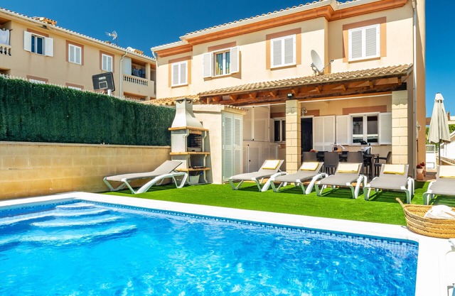 Estrella for 8 to 350m from the beach with swimming pool in Alcudia AC, WiFi