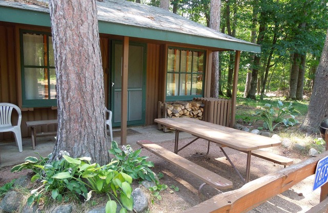 Estrold's Resort- Marsh Cabin