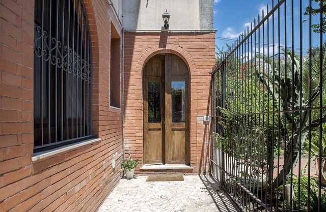 Euphorbia Apartment by Wonderful Italy