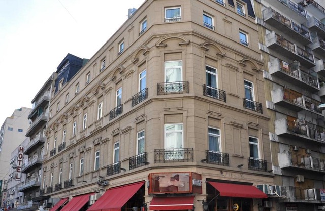 Europlaza Hotel & Suites