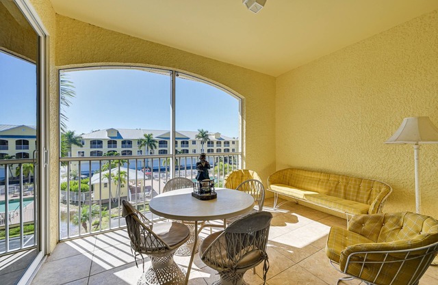 Everglades City Condo w/Porch: Steps to Water!