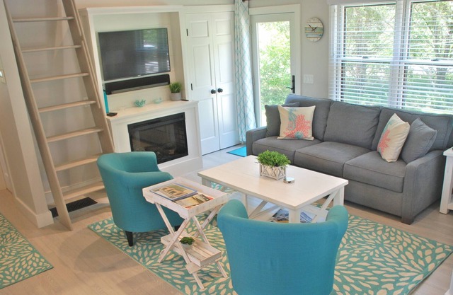 EVERGREEN ESCAPE: Private Cottage close to South Shore Beaches