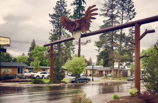 Evergreen Motel and Gift Shop
