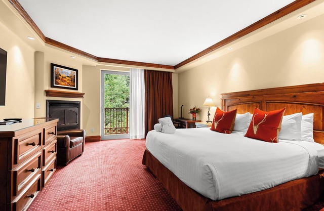 Excellent Choice! Spacious Unit with Mountain View, Near Gondola One