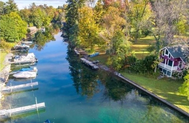 Excellent FingerLakes- Owasco lake waterfront vacation home-Kayakers paradise!