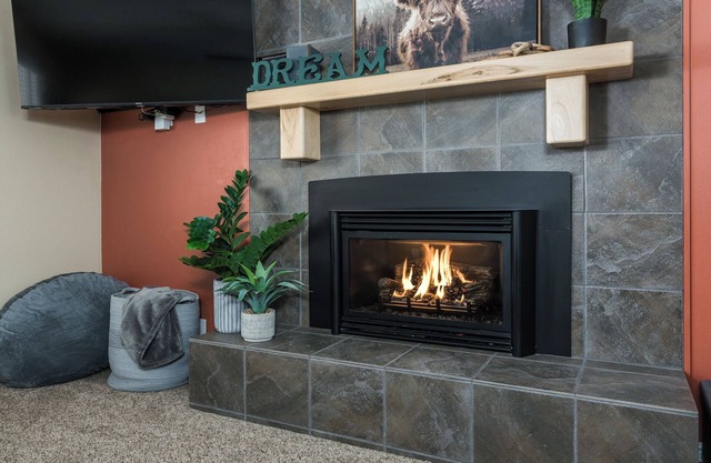 Excellent Home, In Town, Come & Play in Lava!