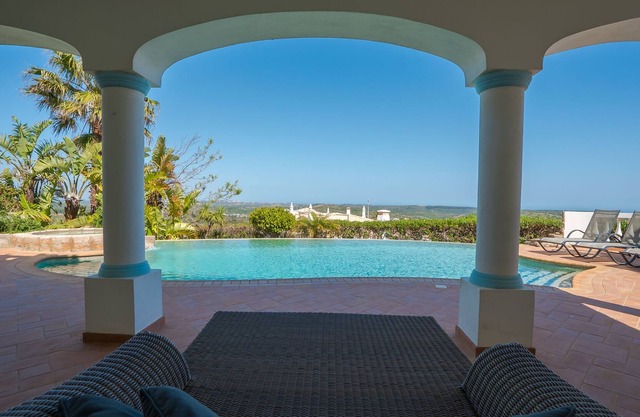 Exceptional 4 Bedroom Villa with Stunning Views and Heated Swimming Pool