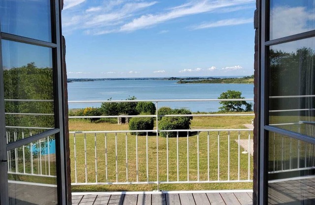 exceptional view on the Gulf of Morbihan private heated pool