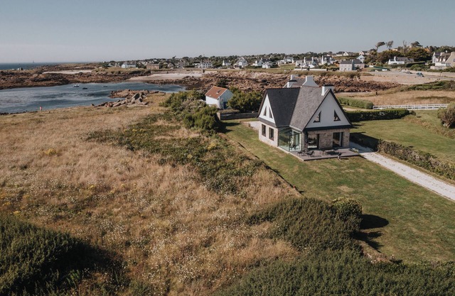 Exceptional villa with sea view - Brittany