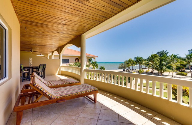 Exclusive 2BR Villa w/Shared Pool, Beach Relaxing